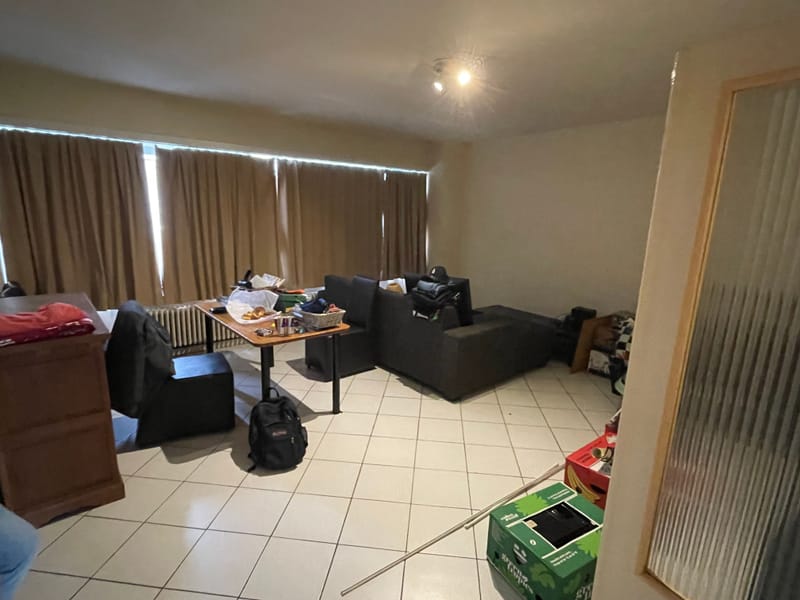 Leeghalen van appartement te Brugge.