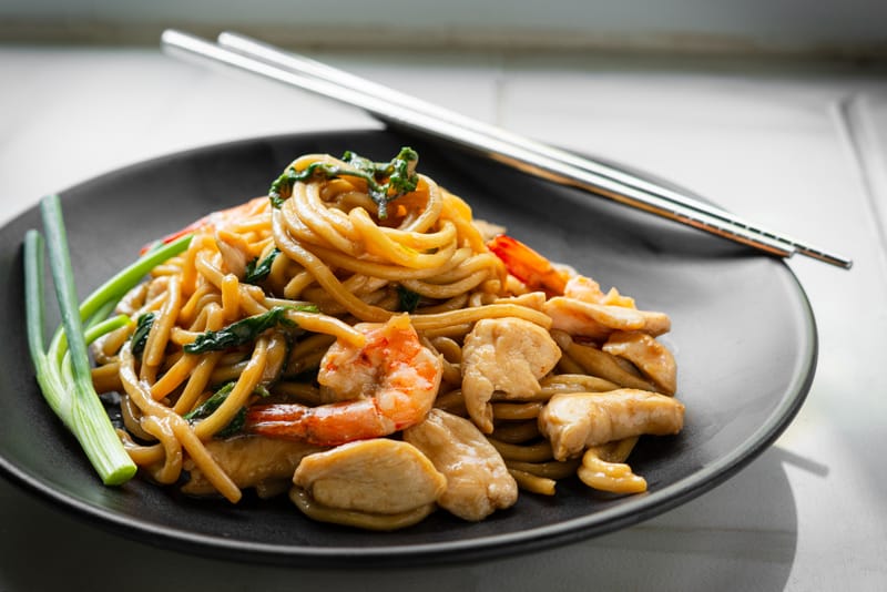 กุ้งผัดซอสกระเพรา