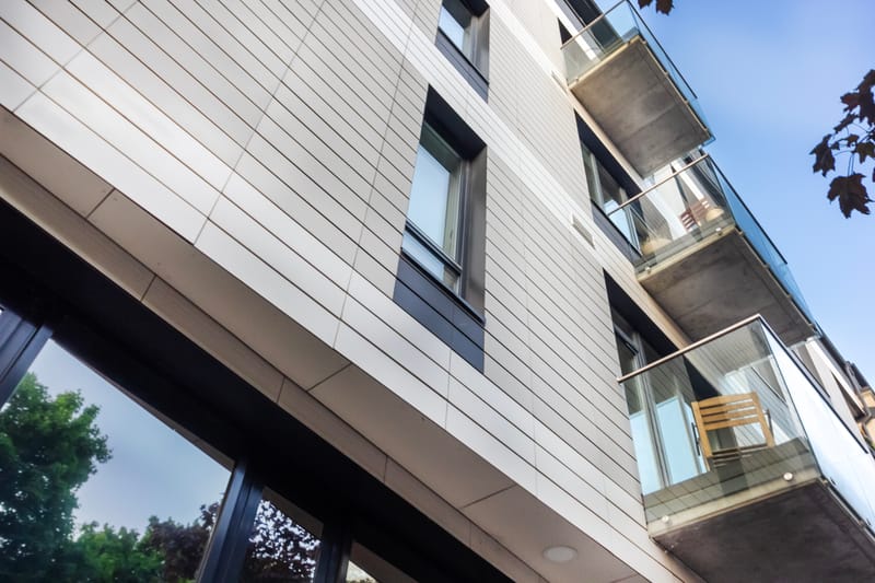 סגירת מרפסות וחללי אכסון