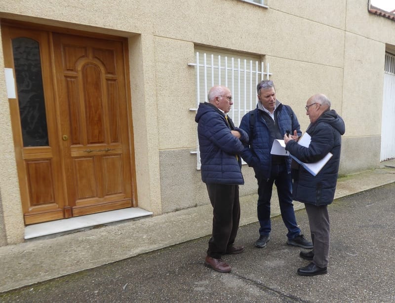 CALLE LA SERNA FRENTE AL PALACIO DE VILLAGODIO