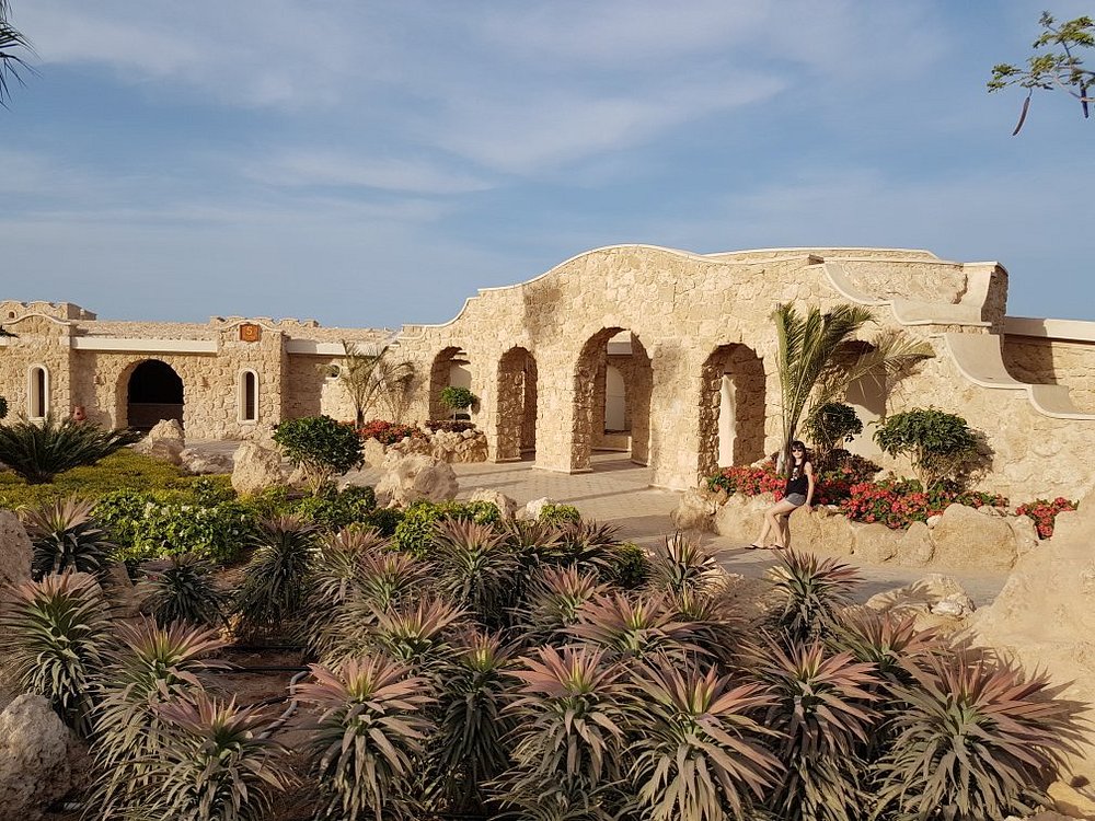 احدي مشاريعنا في مصر منتجع الباتروس