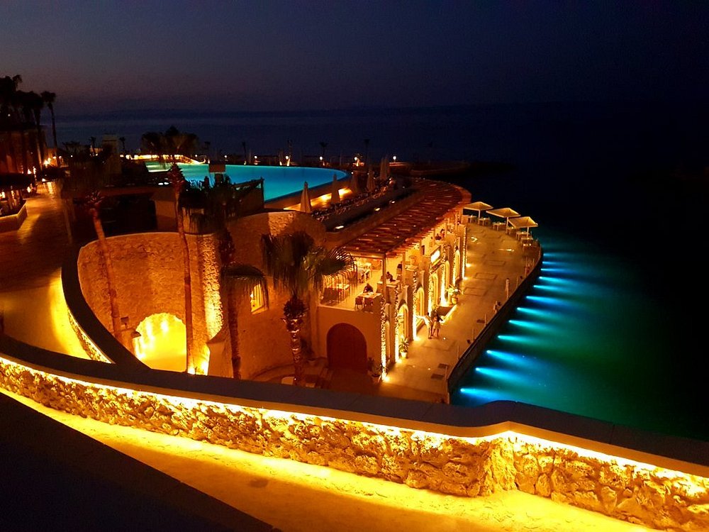 احدي مشاريعنا في مصر منتجع الباتروس