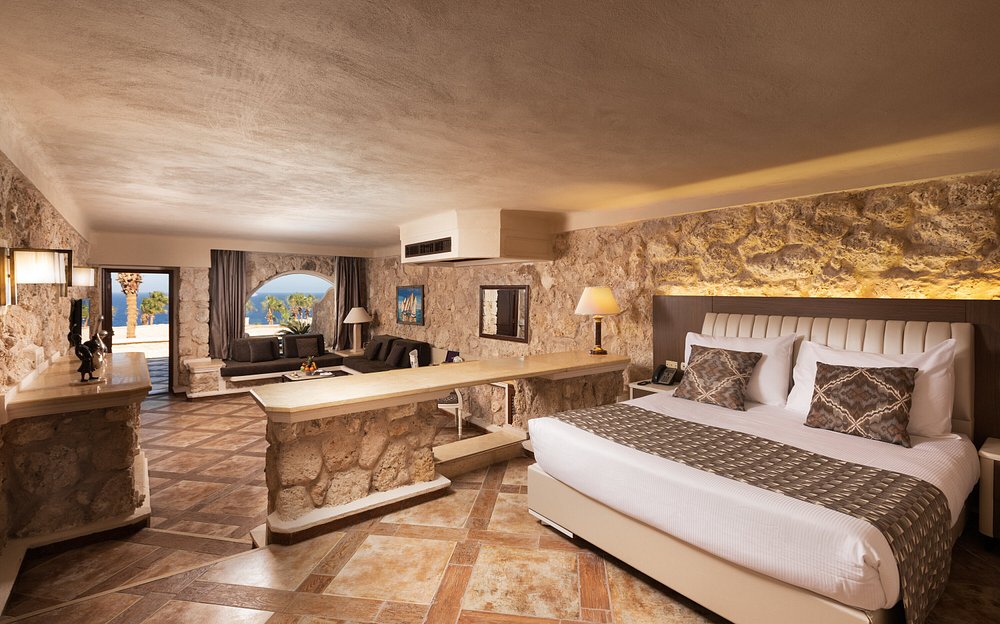 احدي مشاريعنا في مصر منتجع الباتروس