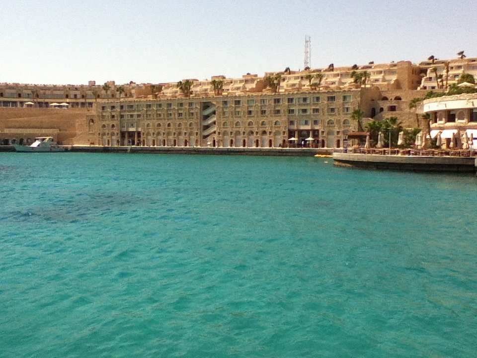 احدي مشاريعنا في مصر منتجع الباتروس