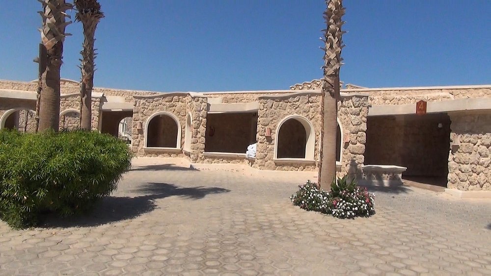 احدي مشاريعنا في مصر منتجع الباتروس