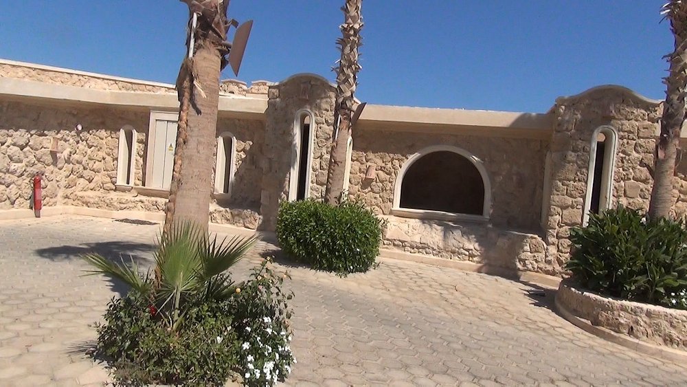 احدي مشاريعنا في مصر منتجع الباتروس