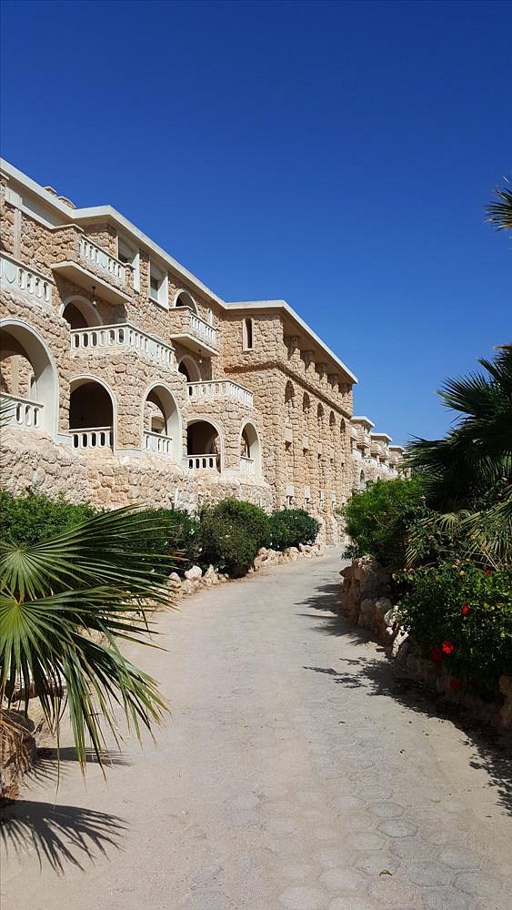 احدي مشاريعنا في مصر منتجع الباتروس