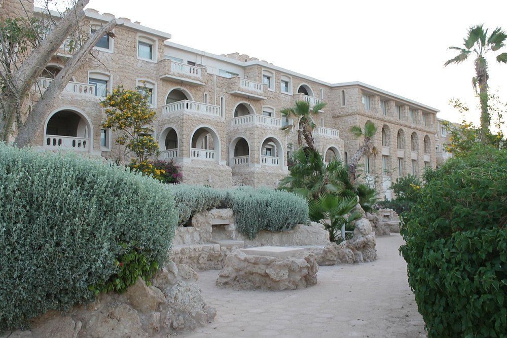 احدي مشاريعنا في مصر منتجع الباتروس