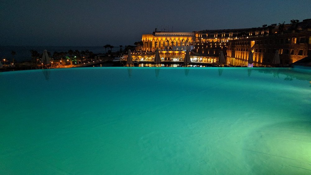 احدي مشاريعنا في مصر منتجع الباتروس