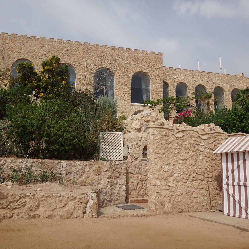 احدي مشاريعنا في مصر منتجع الباتروس