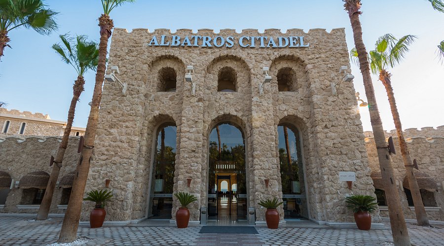 احدي مشاريعنا في مصر منتجع الباتروس