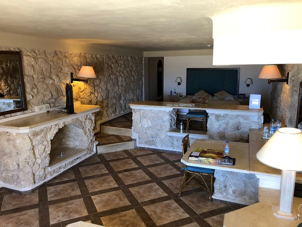 احدي مشاريعنا في مصر منتجع الباتروس