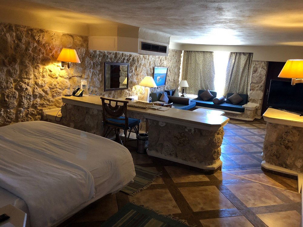 احدي مشاريعنا في مصر منتجع الباتروس