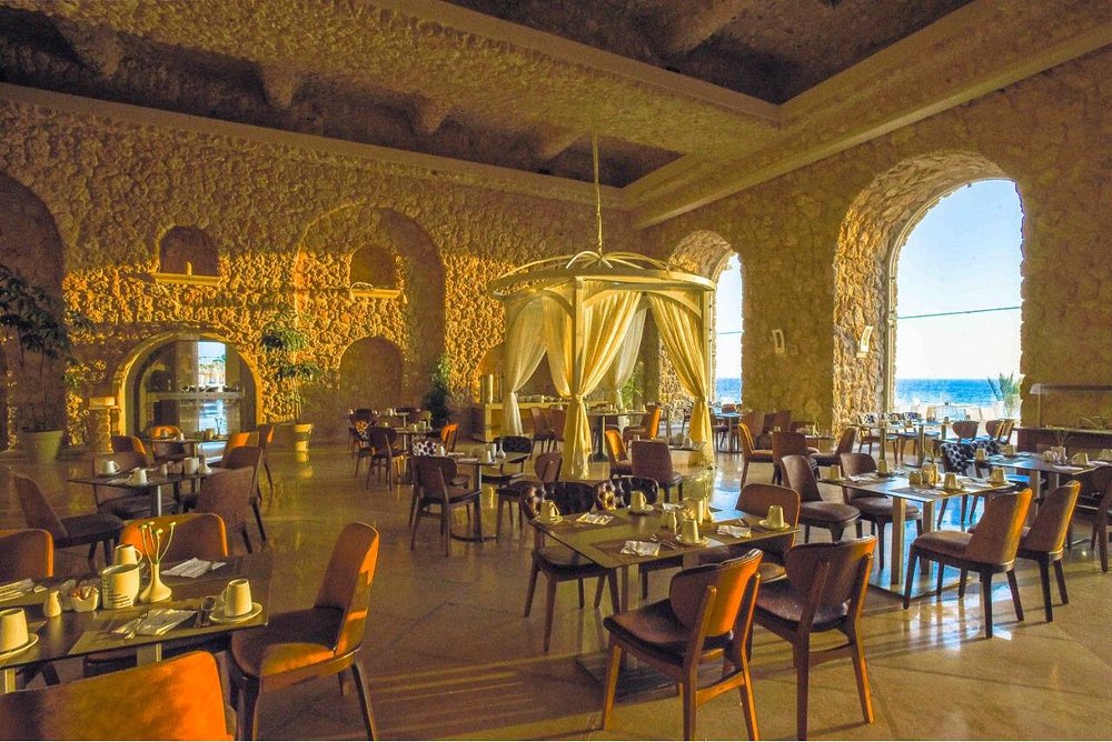 احدي مشاريعنا في مصر منتجع الباتروس