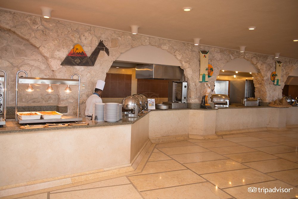 احدي مشاريعنا في مصر منتجع الباتروس