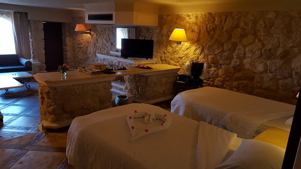 احدي مشاريعنا في مصر منتجع الباتروس