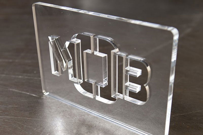 قص ليزر جميع اعمال الاكريلك