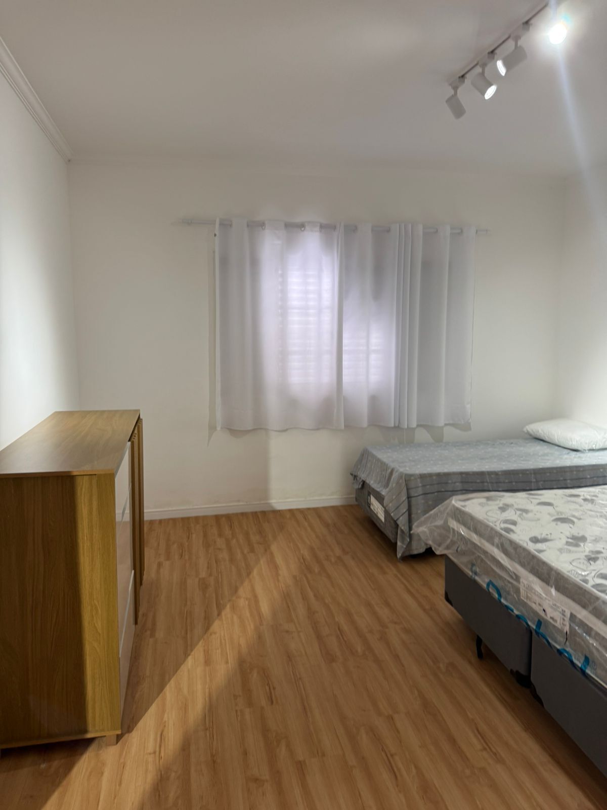 Linda casa mobiliada térrea Jardim Esplanada