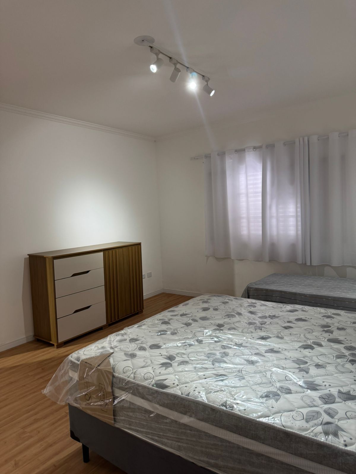 Linda casa mobiliada térrea Jardim Esplanada