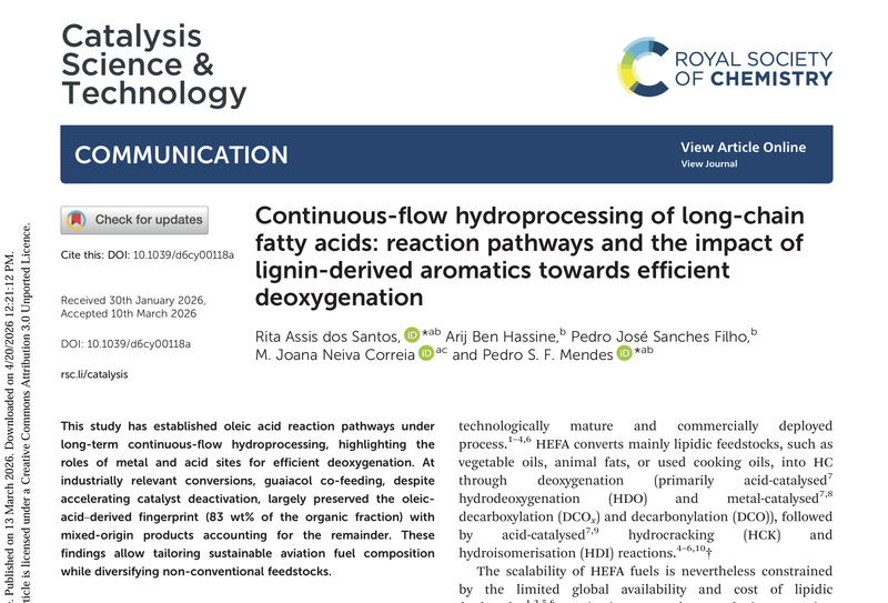 Continuous-flow hydroprocessing of long-chain fatty acids: reaction pathways and the impact of lignin-derived aromatics towards efficient deoxygenation