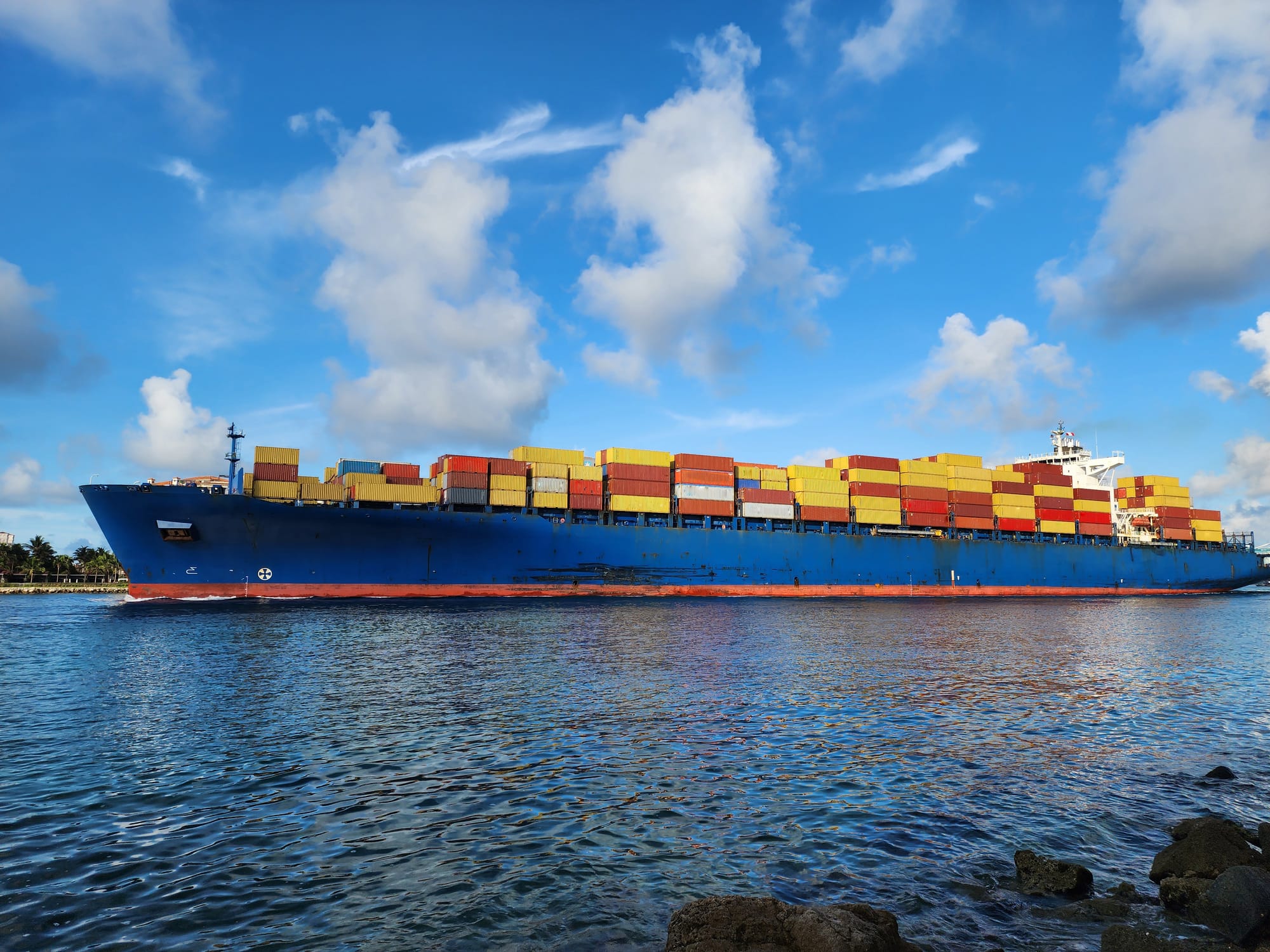 mmdeinternational.com - Maersk 🚢 Tests Brazilian 🇧🇷 Ethanol Mix 🌱 to Power Cleaner Maritime Fuel ⛽🌊