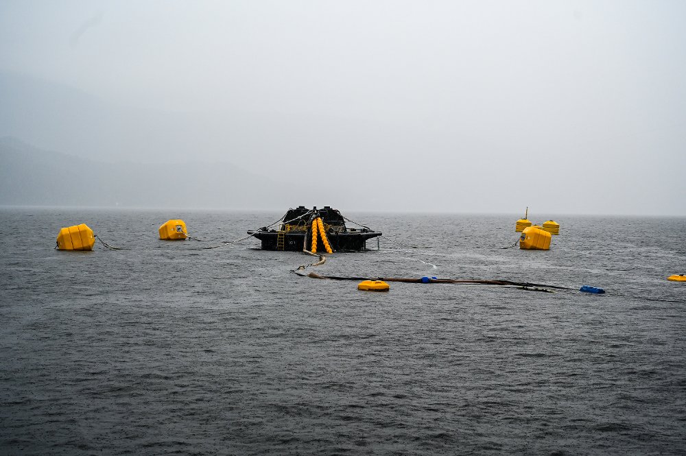 Closed salmon containment system: Watermoon 2.0