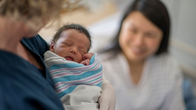 How a Home Nurse for Newborns in Dubai Can Ensure Proper Baby Care