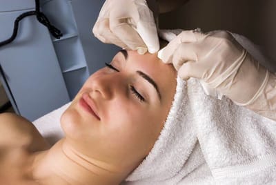 Deep Cleansing Facial with Extraction for Dull and Tired Skin