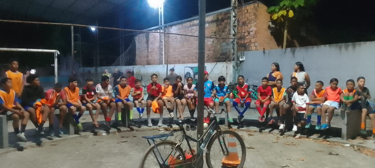 Futsal com Propósito: Uma Noite de Aprendizado, Alegria e Superação no Projeto "Bom de Escola - Bom de Bola"