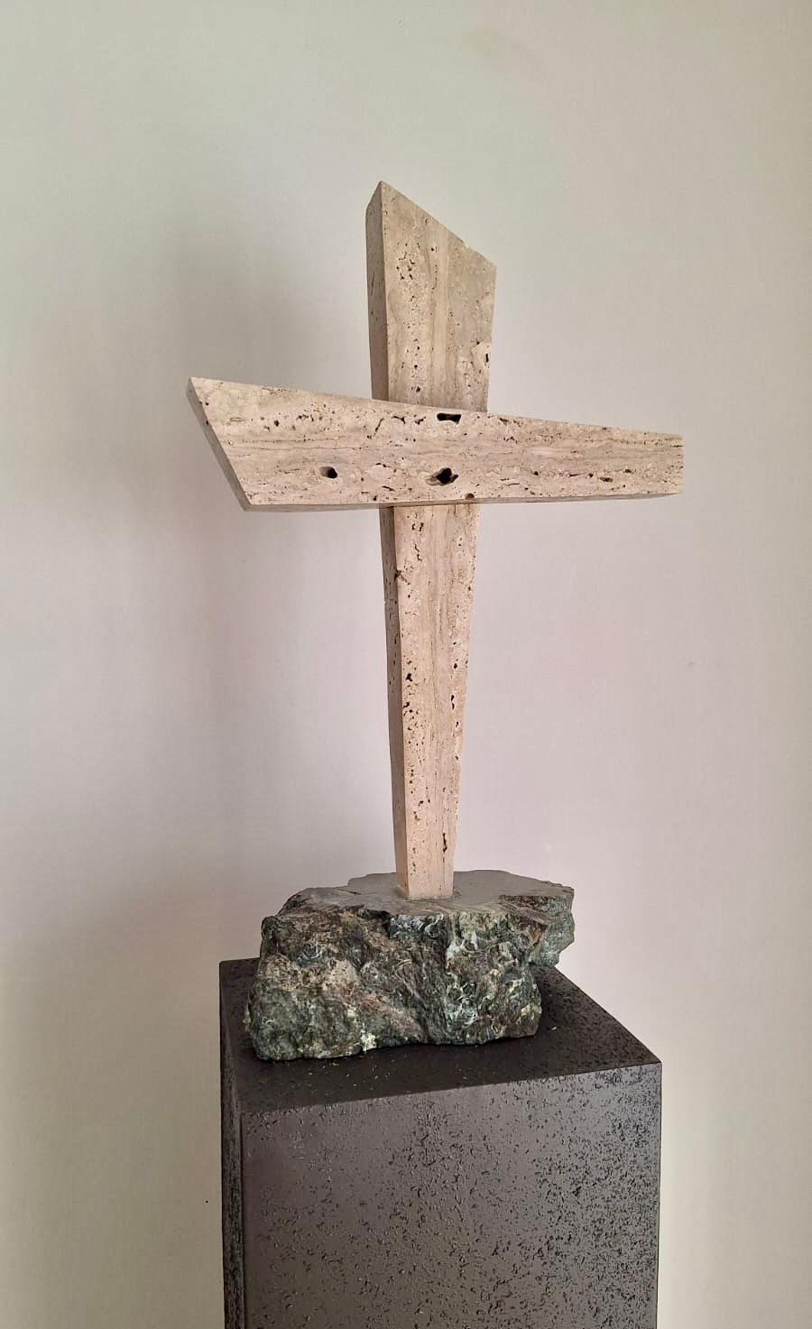 Kameni križ- Travertin