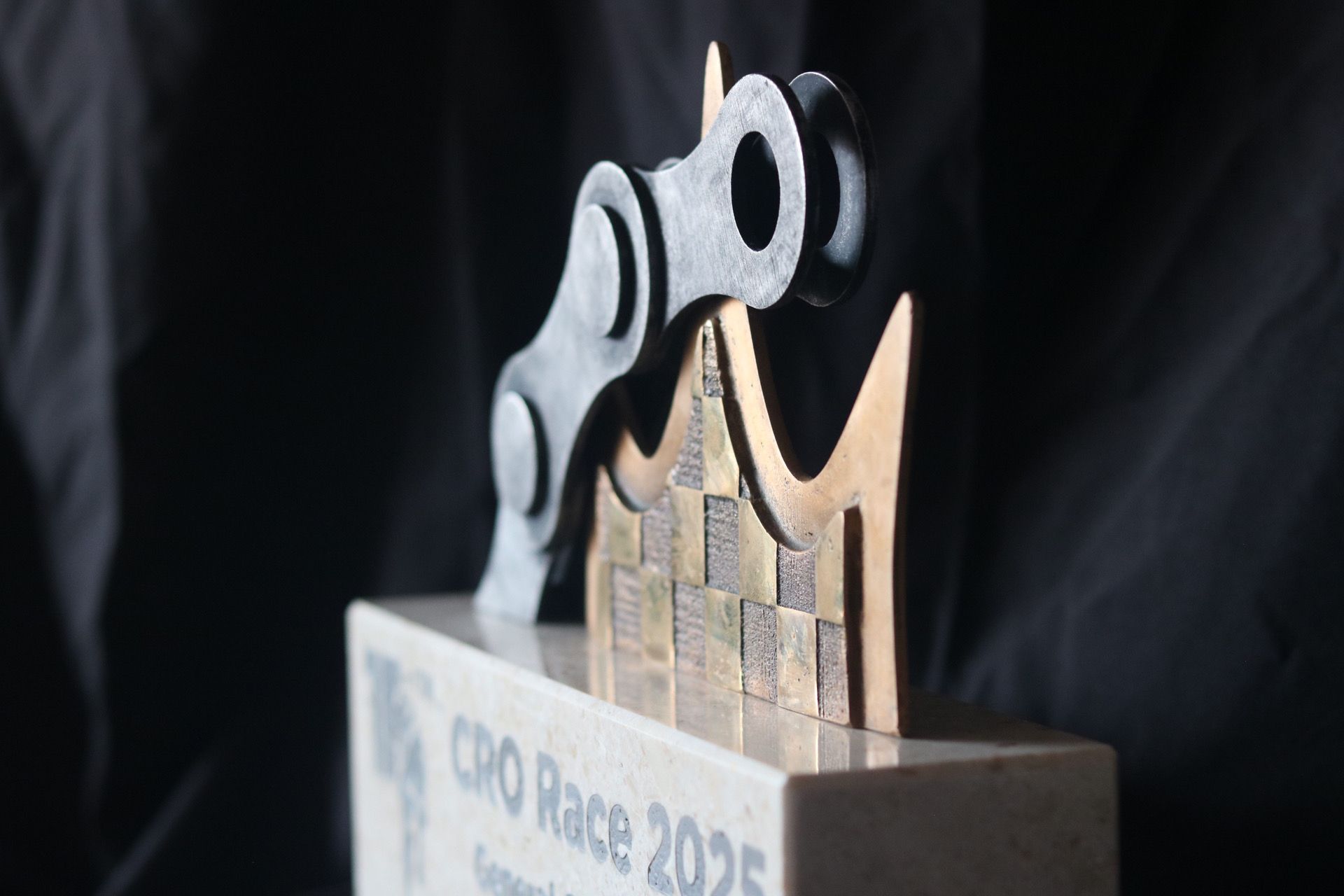 Idejno i izvedbeno rješenje za glavni nagradu 10 izdanja utrke CRO Race 