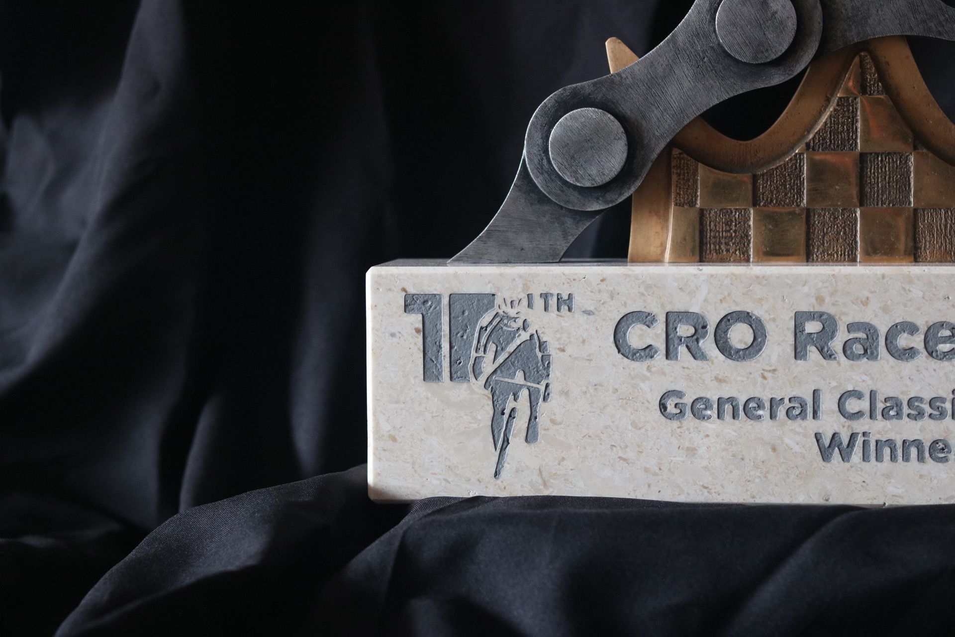 Idejno i izvedbeno rješenje za glavni nagradu 10 izdanja utrke CRO Race 