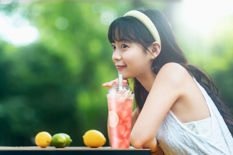 飲品人像情境拍攝