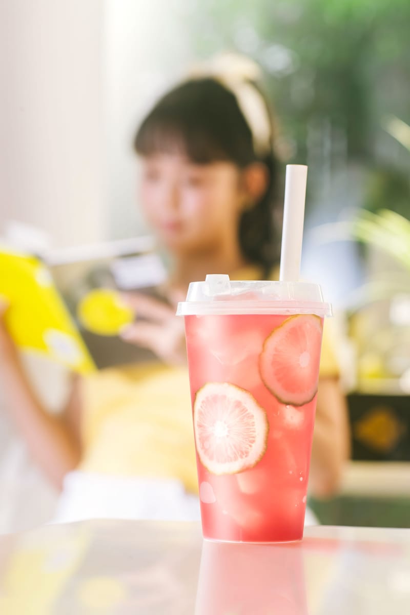 飲品人像情境拍攝