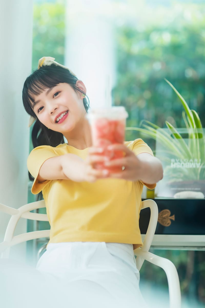 飲品人像情境拍攝