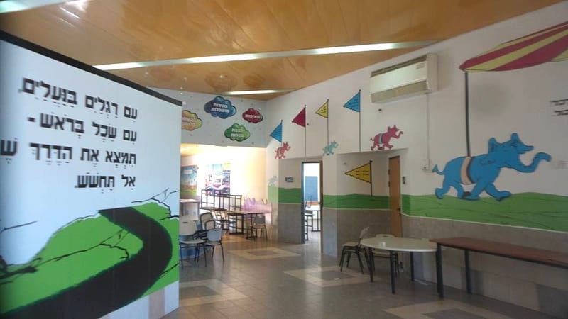 ביצוע מדבקות מכל הסוגים בכל במידות