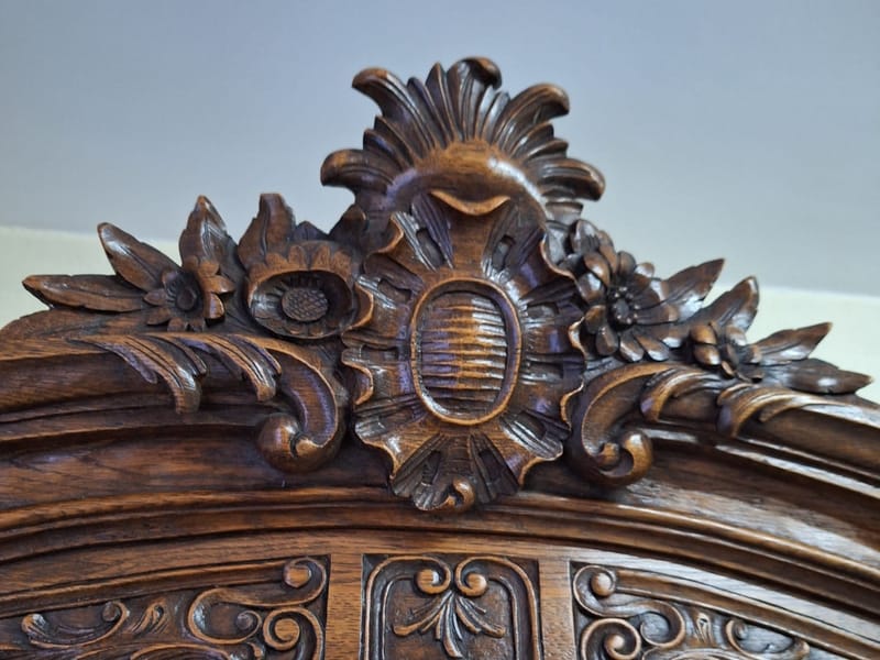 Антични мебели