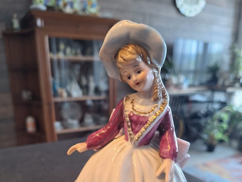 Порцелан фигурки сервизи