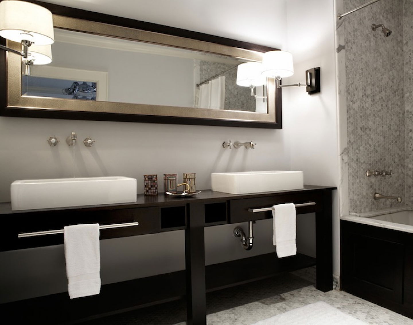 Shared bathroom 1 of 3