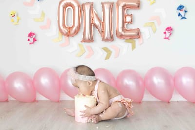 Celebrate Your Baby’s First Birthday with a Spectacular Cake Smash Session
