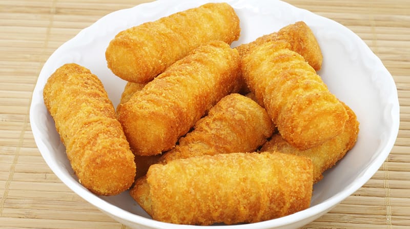 "Crocchette di Patate Cremose: Un Morbido Scrigno di Gusto"