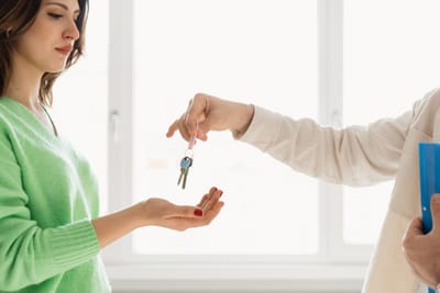 What to Expect When You Sell a Home to a Cash Buyer in Hamilton