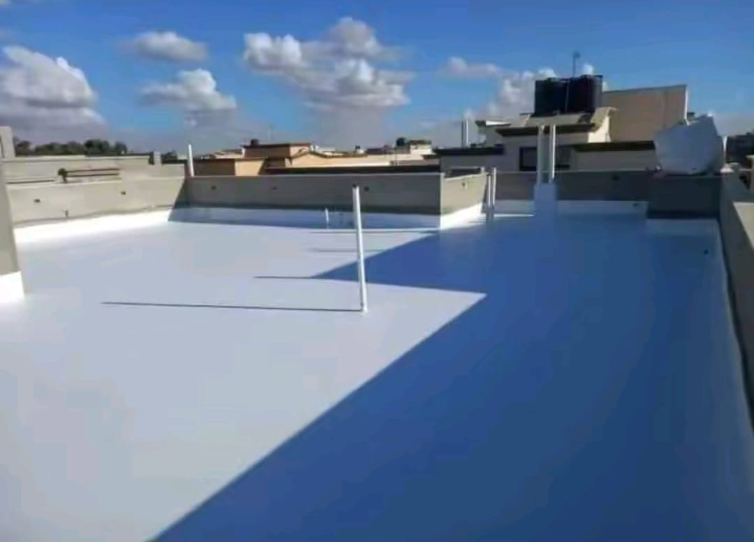 عوازل اسطح مائية 