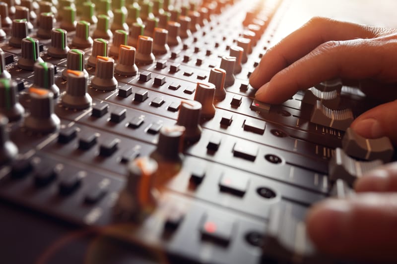 LIVE  SOUND