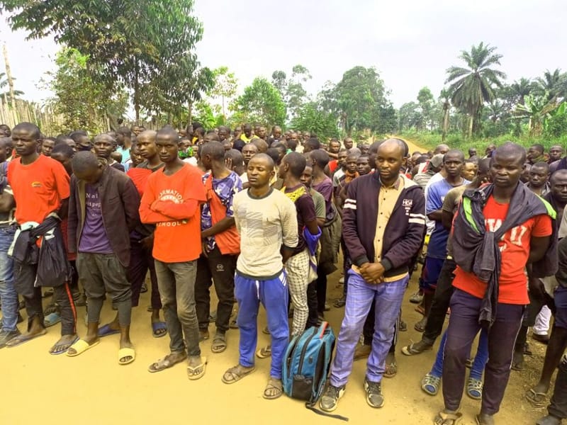 Butembo : Des jeunes se rendent à Nyaleke pour la formation militaire