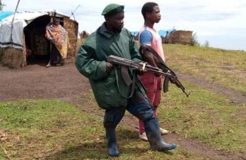 Rutshuru : 2 morts et 18 maisons incendiées dans des combats entre Wazalendo et les M23 à Bwito