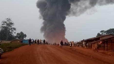 Ituri : Un camion-citerne se reverse et prend feu à Mambasa