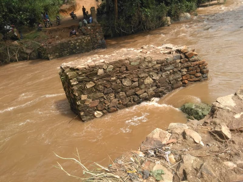 Mambasa : Le pont Loulou emporté par les eaux, la jeunesse inquiète