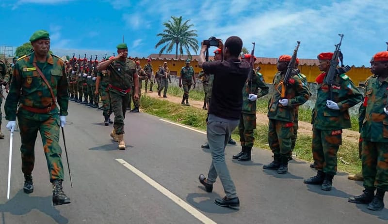 Kwilu: Le Général-Major Shiko Tshintambwe en mission d'inspection dans la 11ᵉ Région militaire