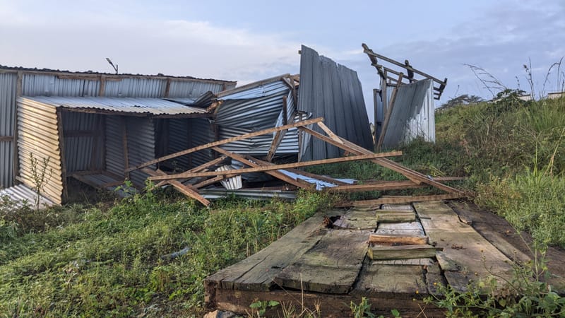 Irumu : au moins 39 abris de déplacés du site de Kibonge détruits par des vents violents en l’espace d’une semaine